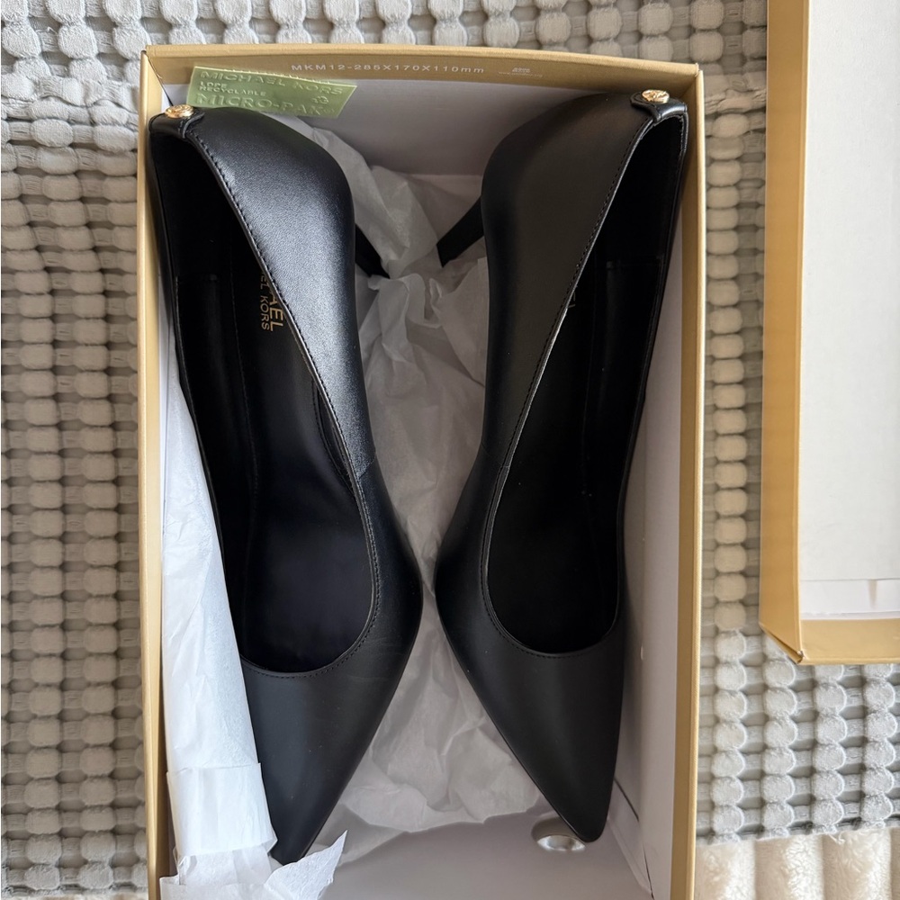 Michael Kors Black Slip on Heel - Picture 4 of 9